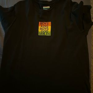 Almost new Med“boys kiss boys god smiles” UNIF tee